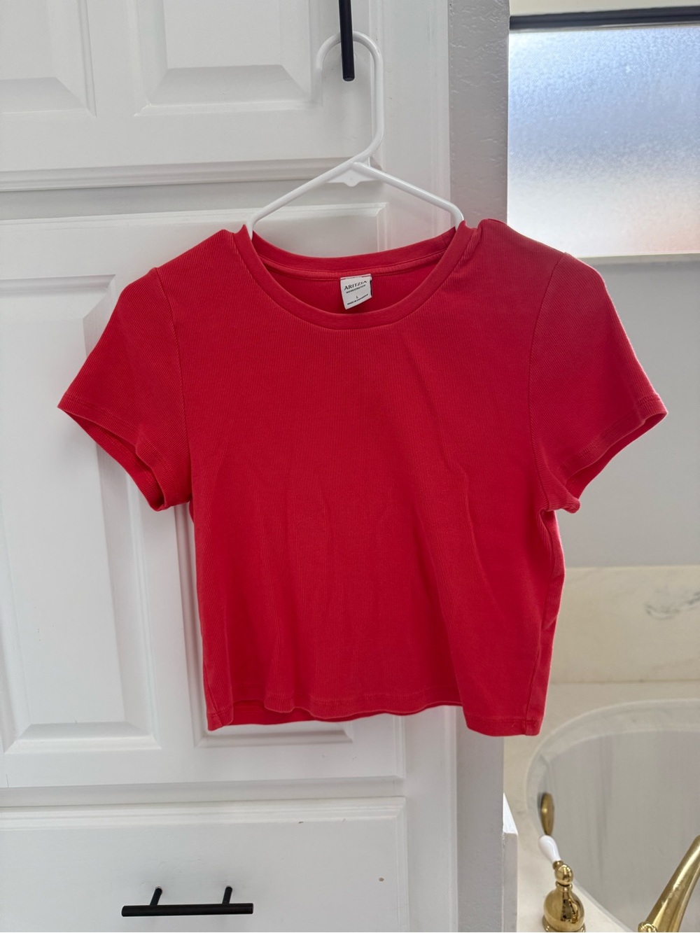 Aritzia Red Short-Sleeve Crop Top